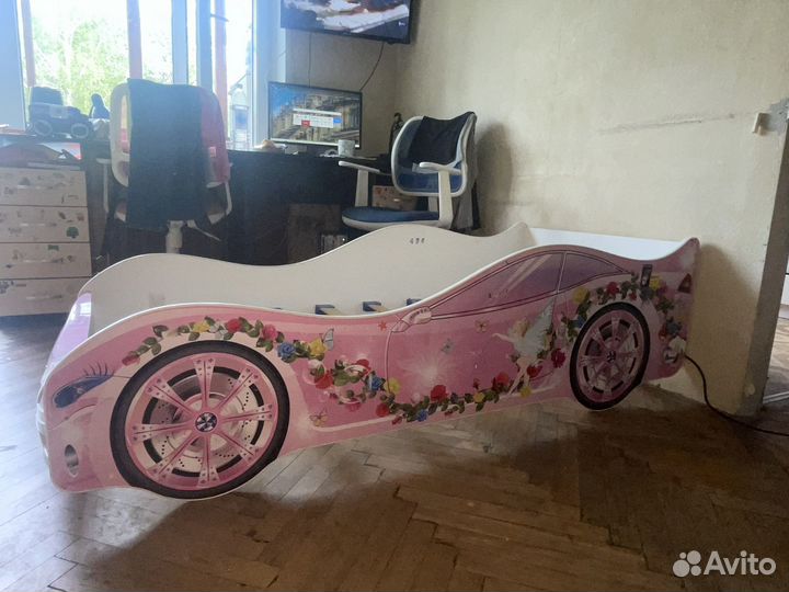 Детская кровать машинка