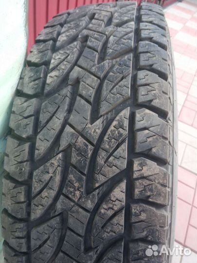 Bridgestone V600 215/70 R16
