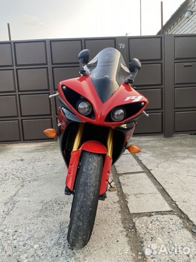 Yamaha YZF R-1