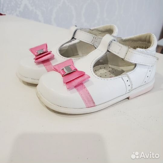 Туфли для девочки 23 размер белые