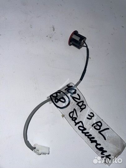 Кнопка открывания багажника Mazda 3 BL ZY-VE