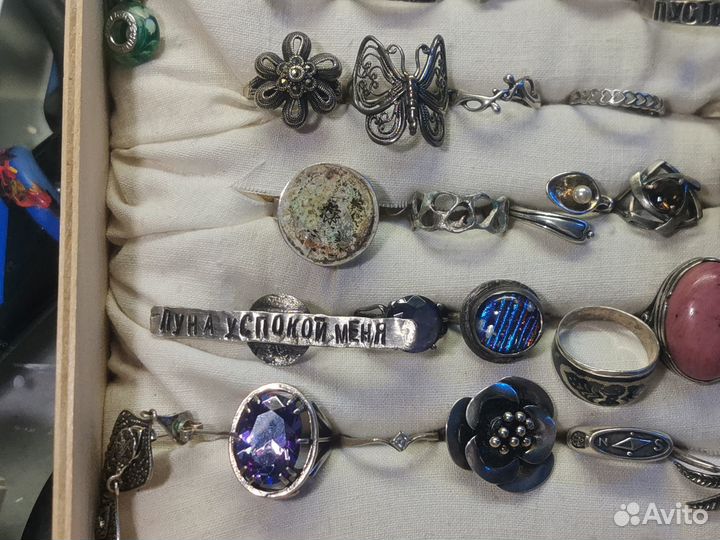 Серебряное кольцо с камнем