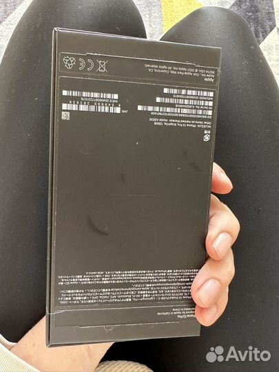Коробка от iPhone 13 pro