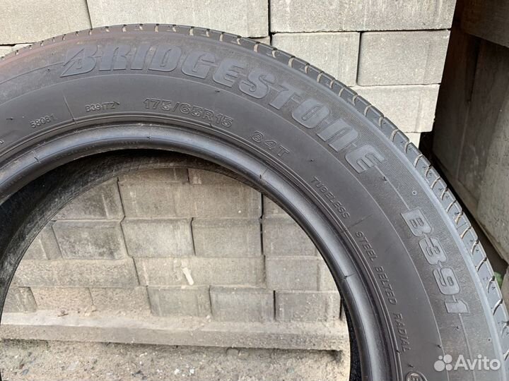 Bridgestone B391 175/65 R15 84T