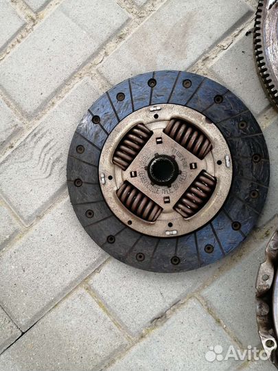 Маховик одномассовый Шаран 2005 год 1.9 2.0 тди