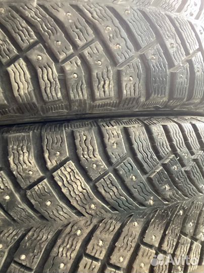 Michelin X-Ice North 4 215/60 R17