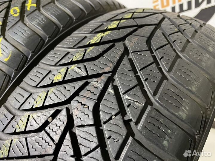 Yokohama BluEarth Winter V905 215/60 R17