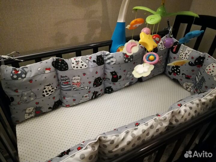 Набор бортиков (12 подушек) + комплект постельного