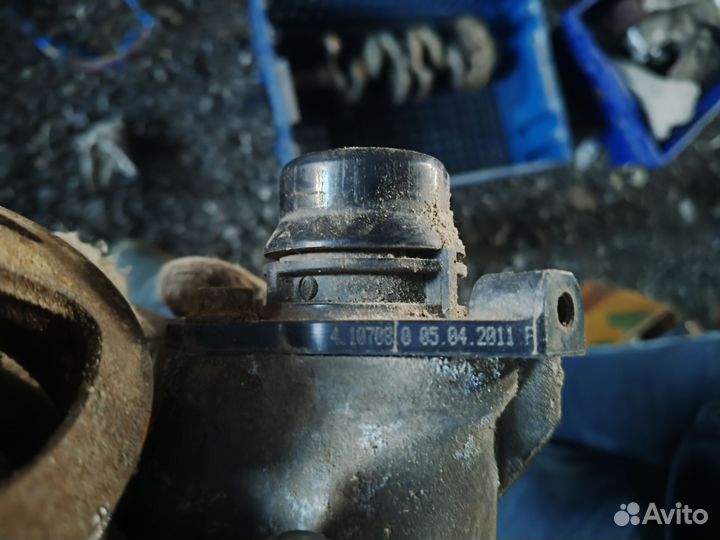 Помпа n47d20 BMW термостат