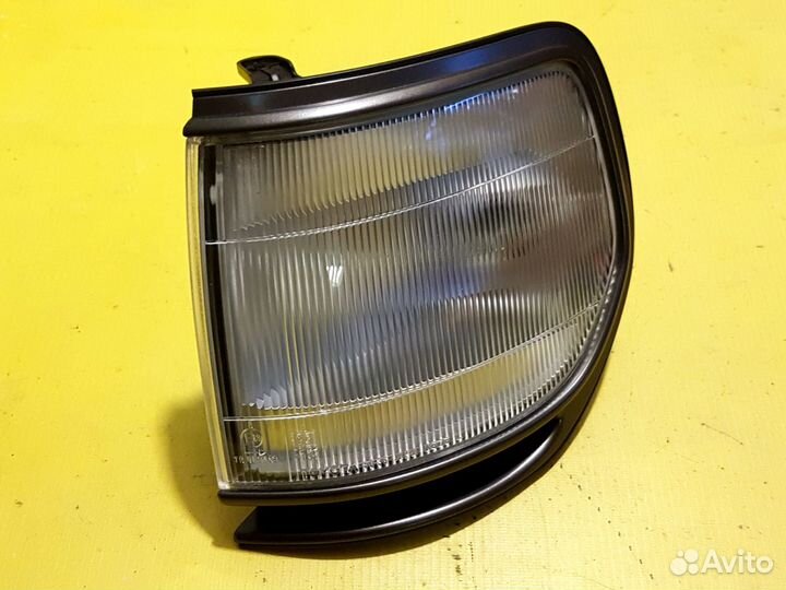 Габарит левый Toyota LC80 1989-1997 Оригинал Новый