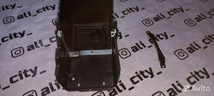 Площадка корпус под аккумулятор форд фокус 3 Sat