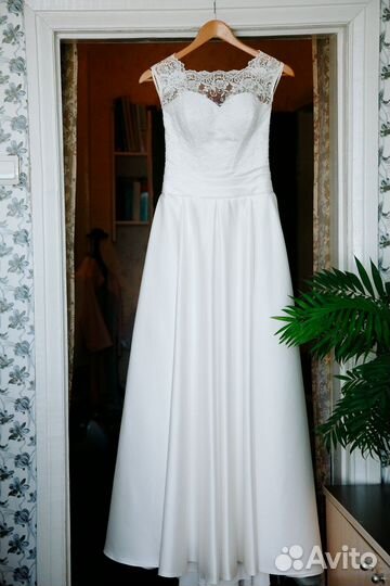 Свадебное платье 42 44 бу