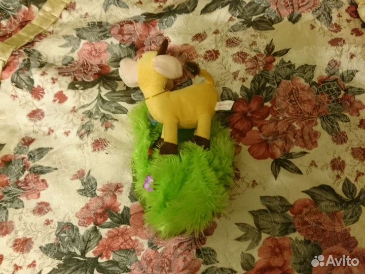 Игрушка мягкая бычок на лугу