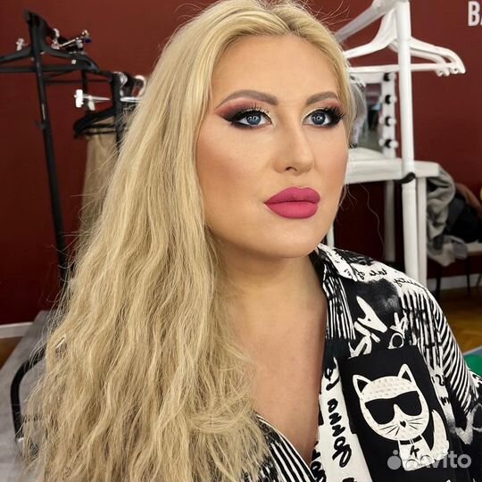 Макияж и прическа