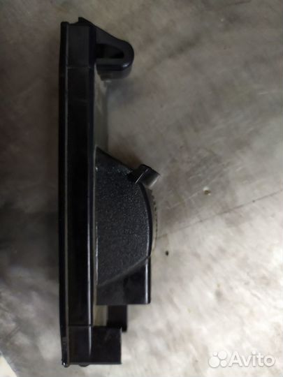 Фонарь освещения номерного знака