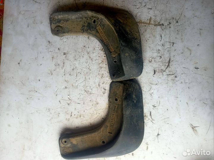 Брызговик передний левый правый Opel Astra H 2006