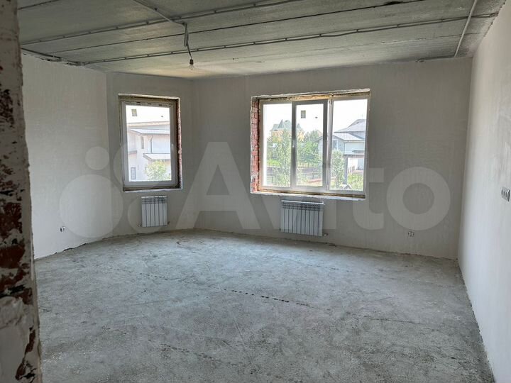 Коттедж 280 м² на участке 12 сот.