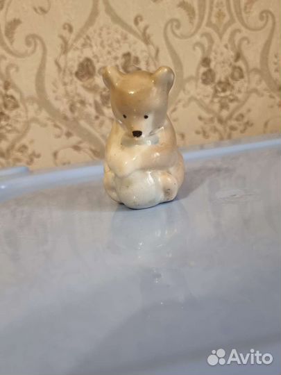Фарфоровая статуэтка 
