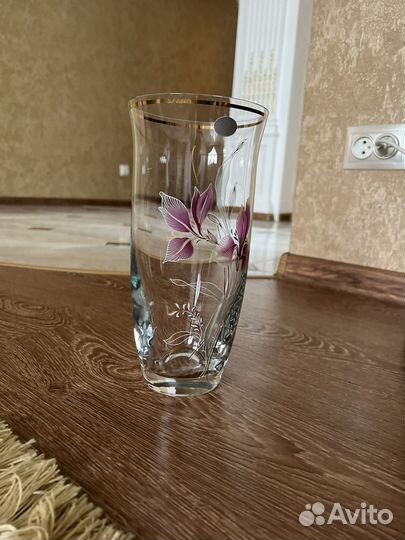 Ваза для цветов,сделана из чешского стеклаBohemia