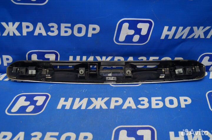 Накладка двери багажника Nissan Pathfinder R52