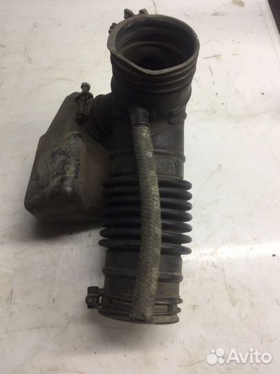 Патрубок воздушного фильтра левый Hyundai Sonata