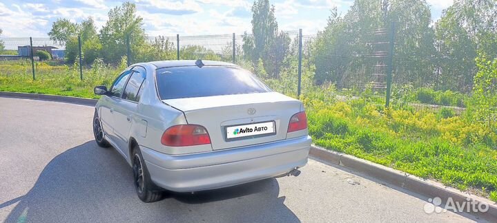 Toyota Avensis 2.0 МТ, 1998, 443 395 км