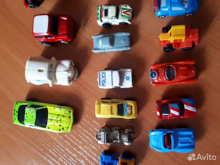 Коллекция маленьких машинок разных вариантов )