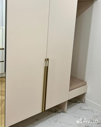 Шкаф распашной 