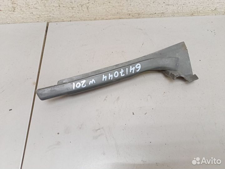 Водосток капота Мерседес