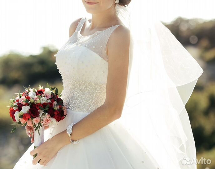 Свадебное платье со шлейфом