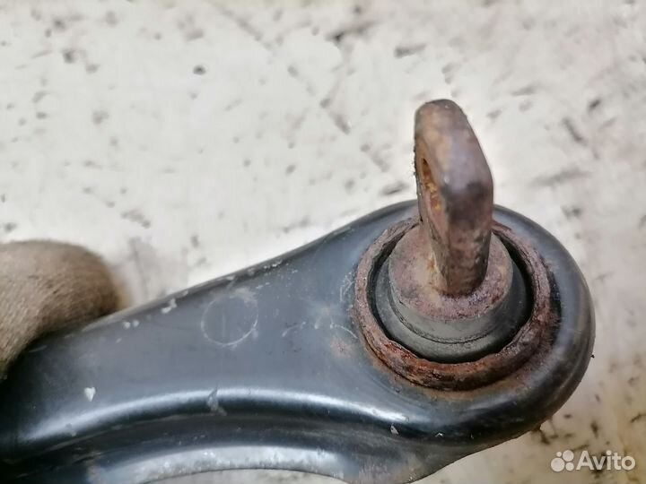 Рычаг подвески задний правый верхний Mitsubishi Ca