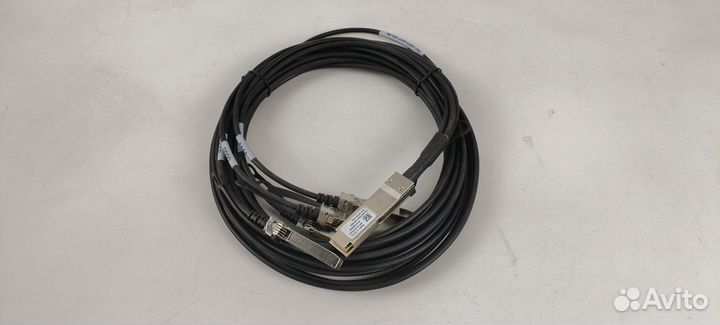 Кабель Dell 027GG5 dac-qsfp-4sfp-10g-3m