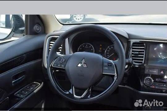 Mitsubishi Outlander, 2022