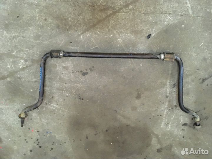 Стабилизатор передний