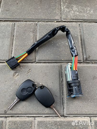 Замок зажигания Рено Логан Сандеро