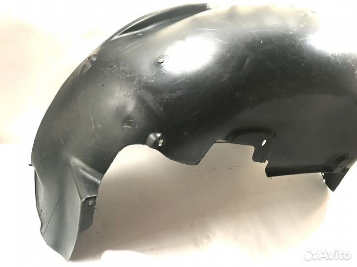 Подкрылок задний правый Volkswagen Touareg