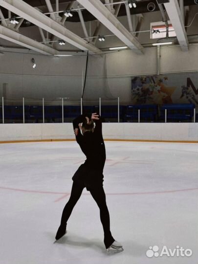 Тренер по фигурному катанию