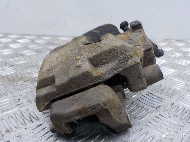 Суппорт тормозной передний правый Renault Fluence