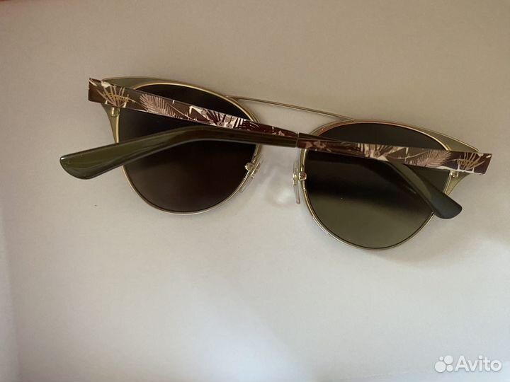 Солнцезащитные очки vogue