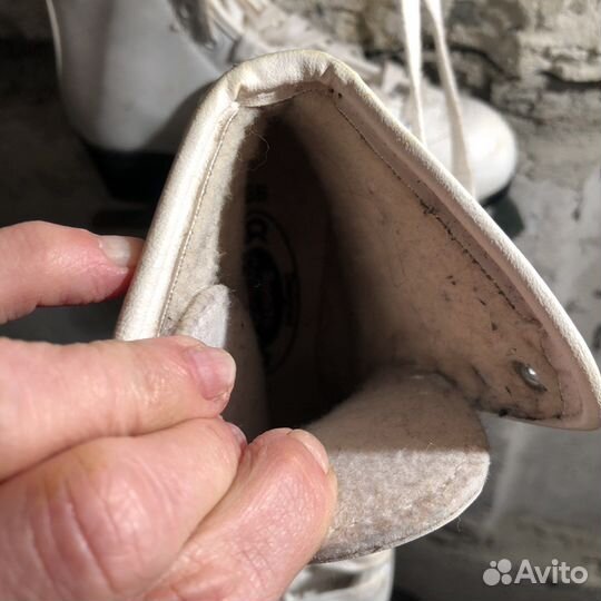 Коньки фигурные белые