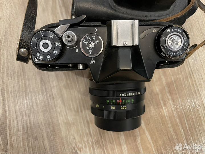 Плёночный фотоаппарат Zenit EM + Helios 44-M