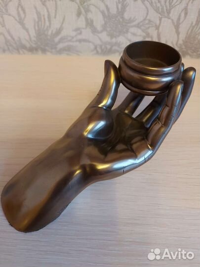 Статуэтки и посвечники