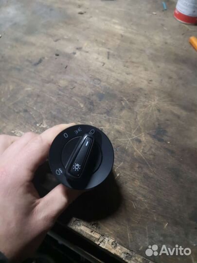 Переключатель света шкода рапид 2017г.новый