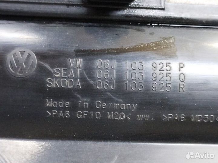 Декоративная крышка двигателя Volkswagen Tiguan