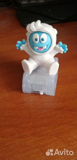 Игрушки из киндер макси(весенняя коллекция)