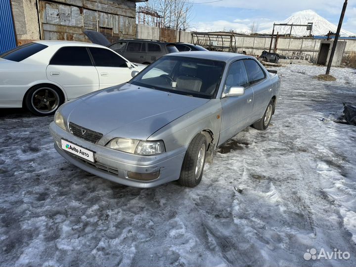 Toyota Vista 2.2 AT, 1995, 200 000 км