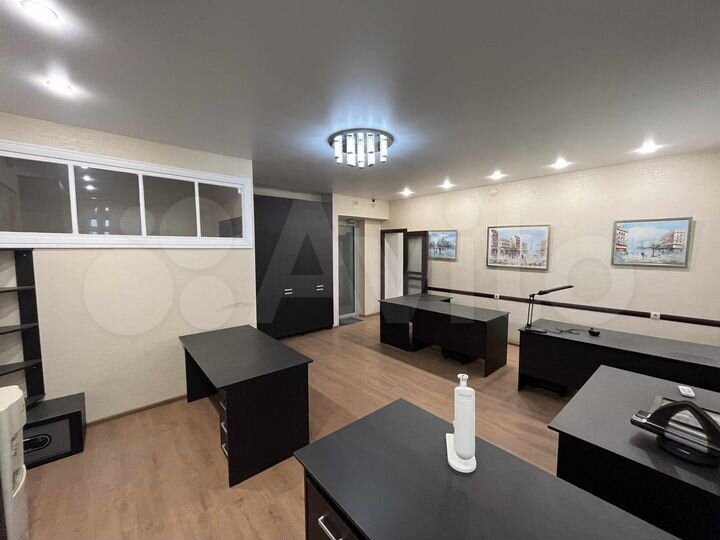 Офис в центре из двух кабинетов, 66.2 м²