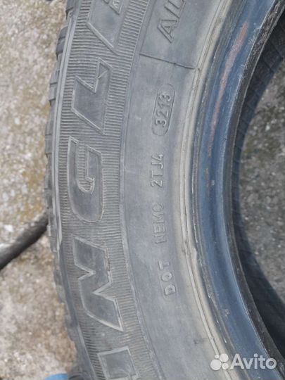 Pirelli Carrier 235/65 R17 108