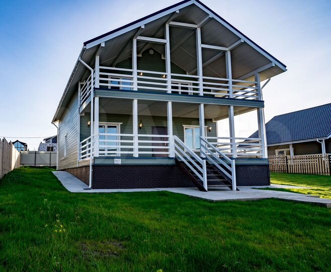 Коттедж 216 м² на участке 8 сот.