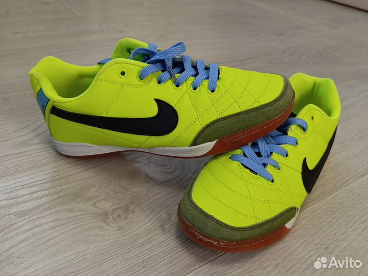 Футзалки, бутсы nike